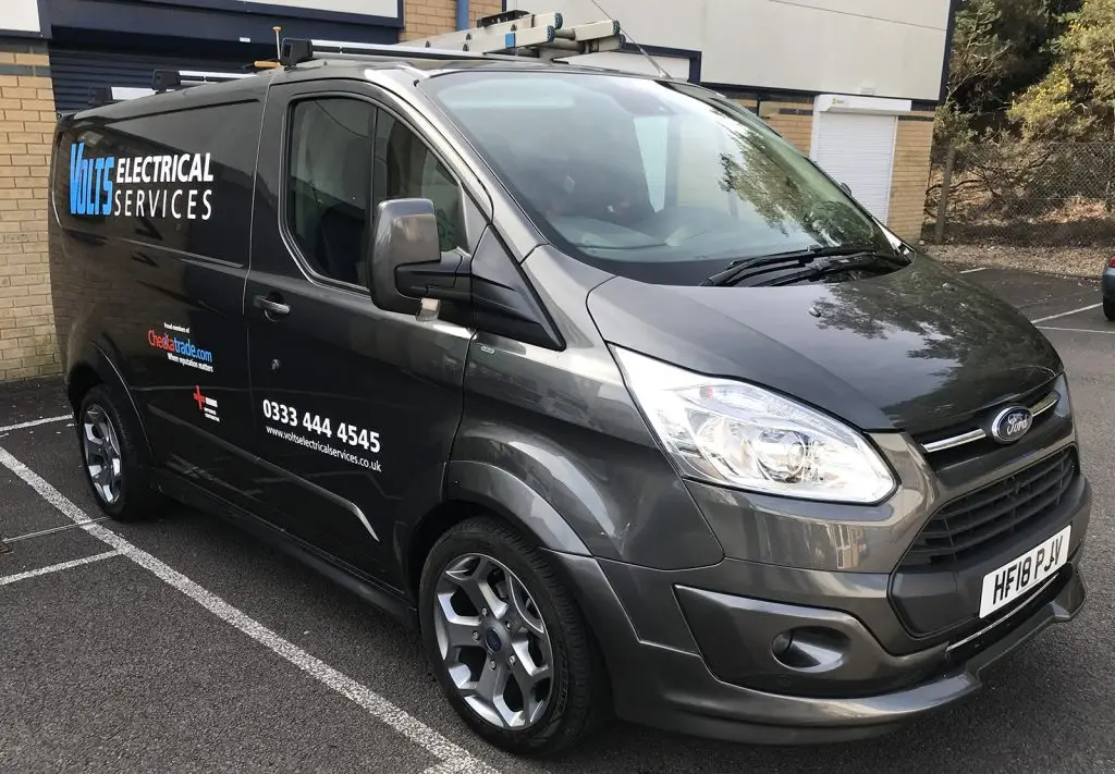 Electricians for domestic and commercial industries